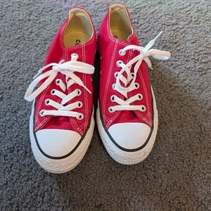 Women's sneakers, red, low top Chucks, Converse